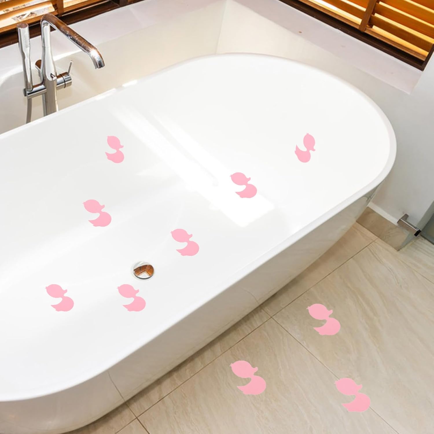 BEBEMOKO 12pcs Cartoon Duck Bathtub Stickers