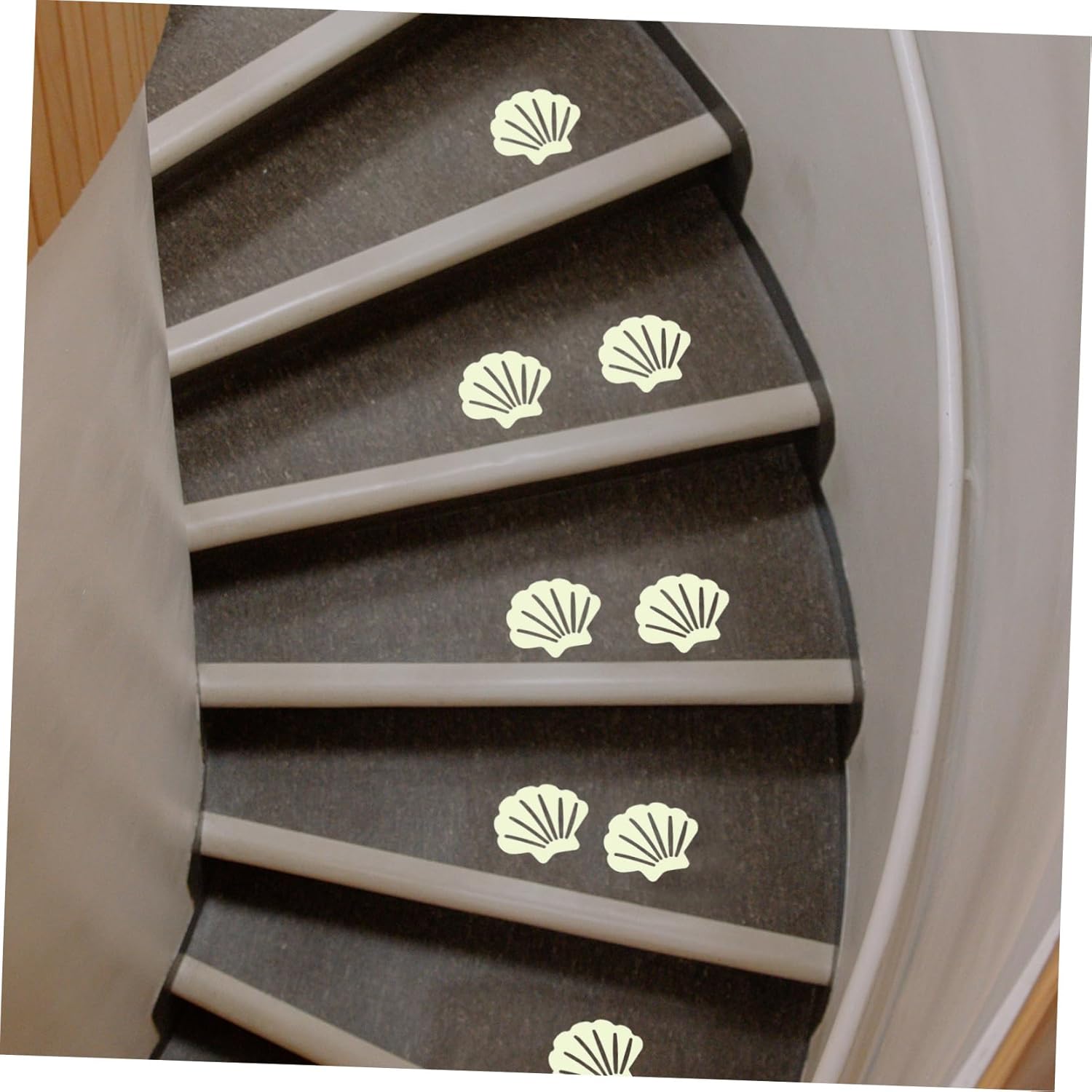 Unomor Anti-Slip Bath Stickers with Shell Design