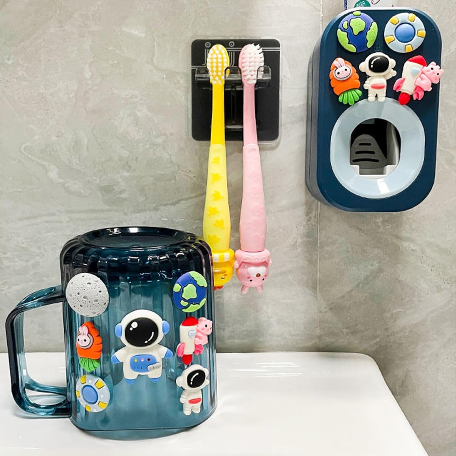 Meyrwoy Wall Toothbrush Holder with Cosmonaut Theme